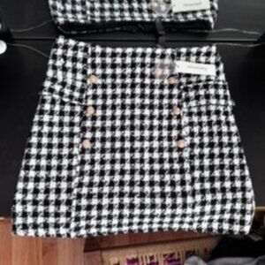 Francesca's Houndstooth Skirt